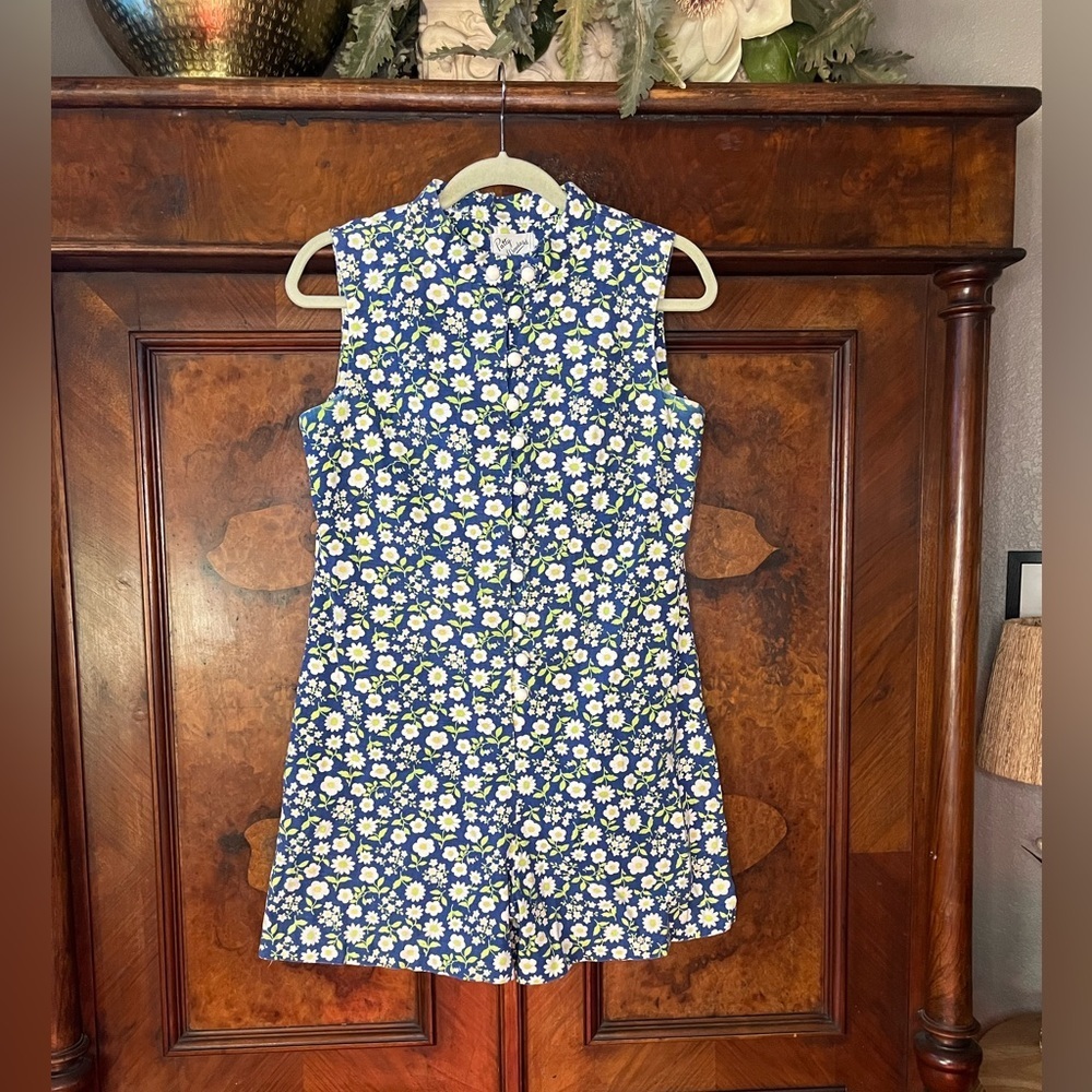 GUC Patty Woodward California- Vintage 1960s Blue and White Romper. Size M/L
